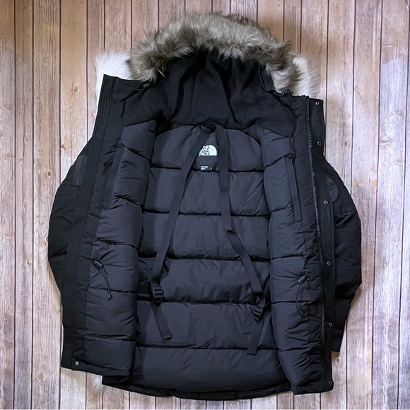 The North Face Men’s Expedition McMurdo Parka In TNF Black - Picture 8 of 14